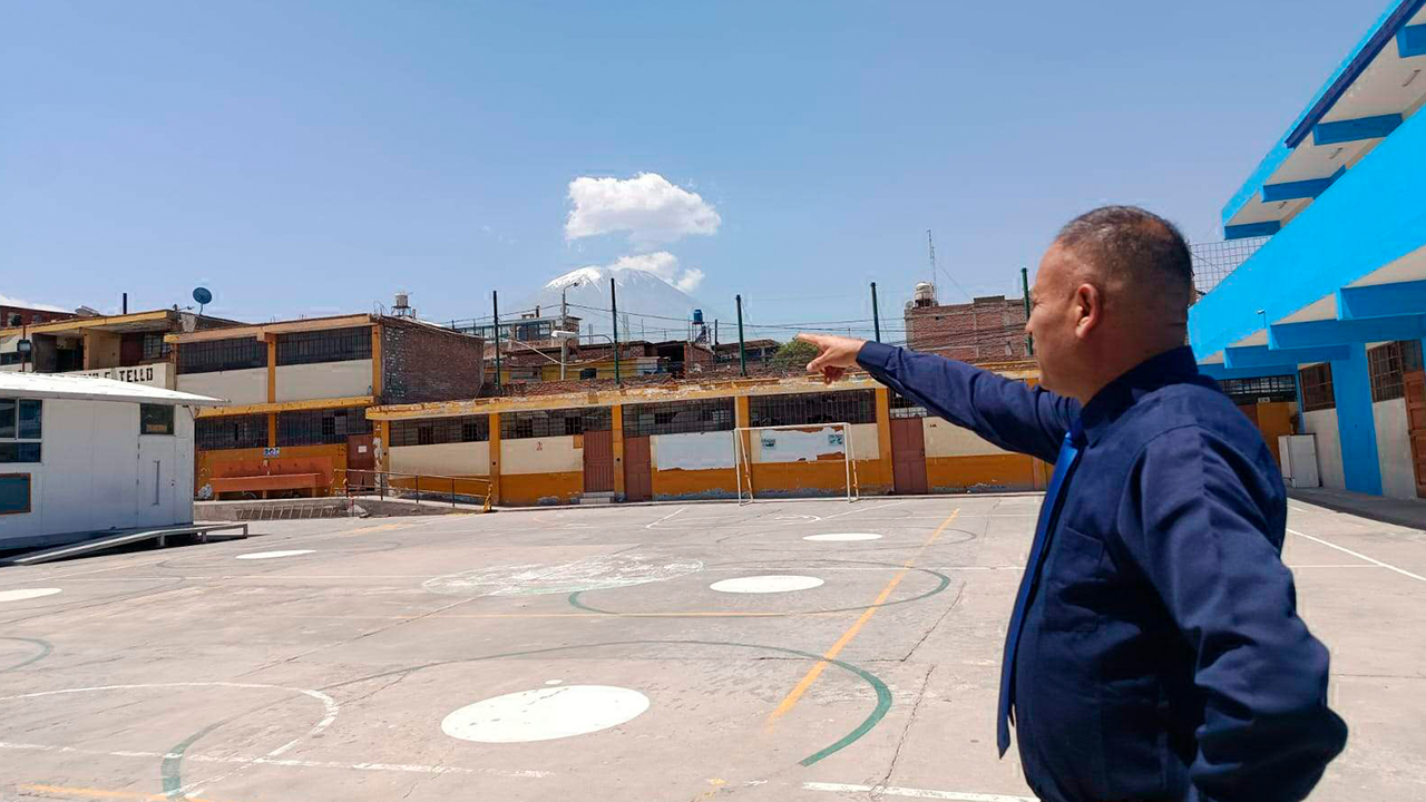 Fiscalía investiga a Rohel Sánchez por presunta omisión ante riesgo estructural en colegio Julio C. Tello de Paucarpata